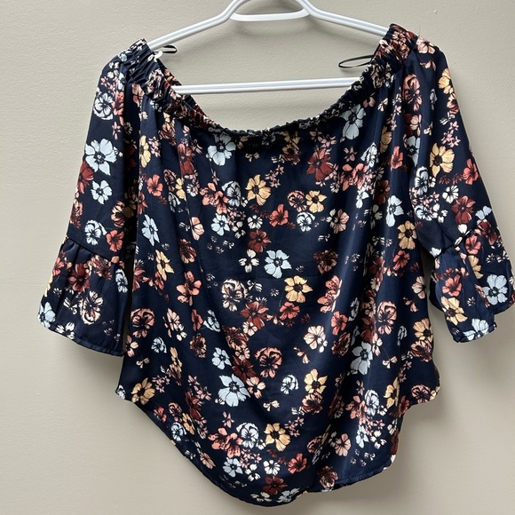 Ardene Floral Off The Shoulder Blouse - Picture 4 of 5
